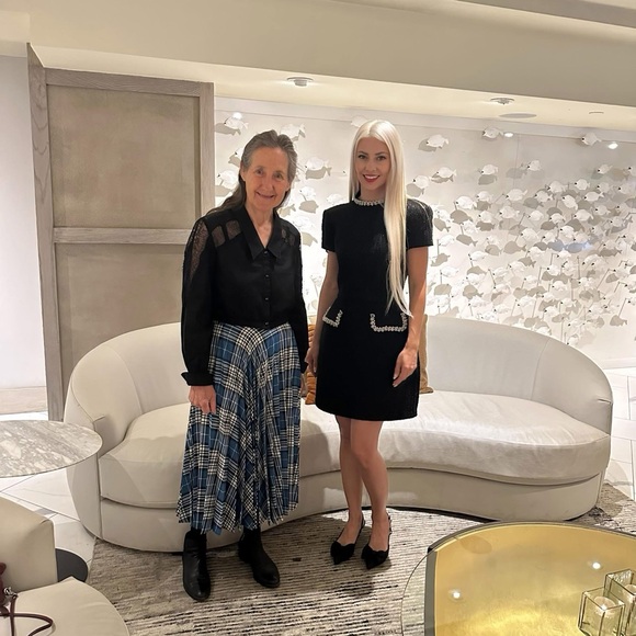 Elegant Black Skirt with Pearl Accents - Picture 4 of 14